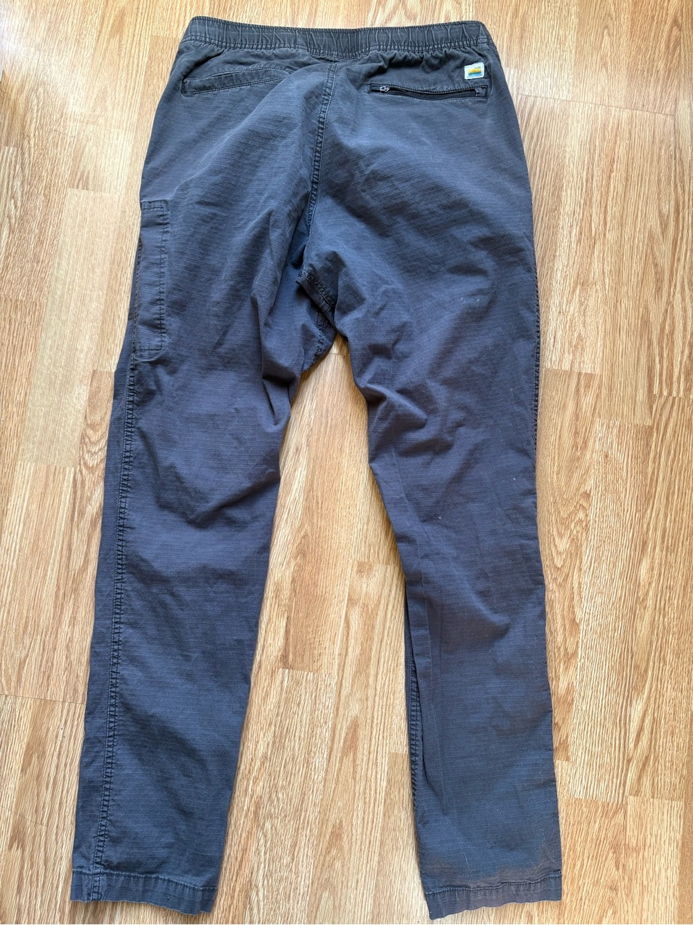 Vuori gray string ripstop climber pants size medium *holes - Picture 11 of 11